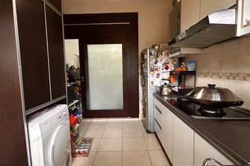 Suria Utama Townhouse