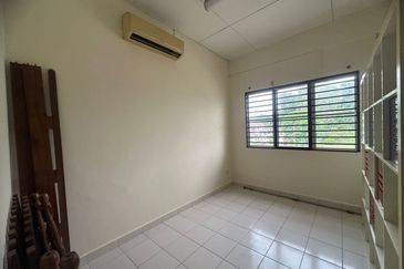 Meridian Townhouse Jalan SS23/12 - 3R/2B for rent 