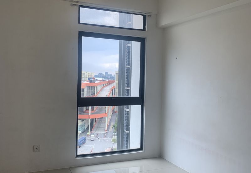 V12 Sovo (Menara Suria)