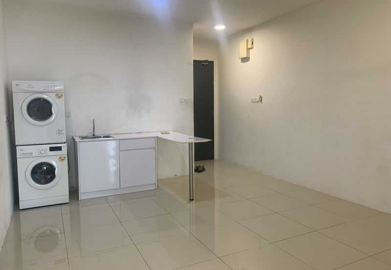 V12 Sovo (Menara Suria)