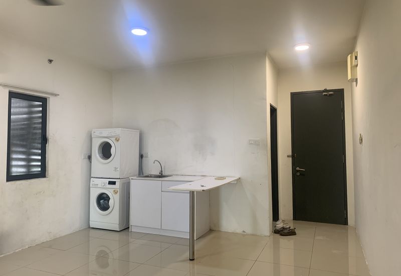 V12 Sovo (Menara Suria)