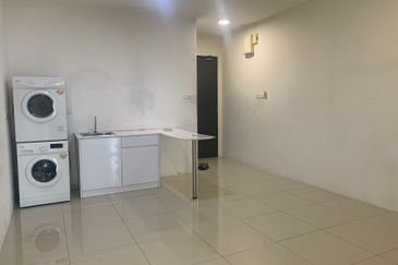 V12 Sovo (Menara Suria)