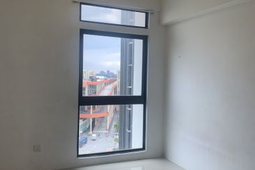 V12 Sovo (Menara Suria)