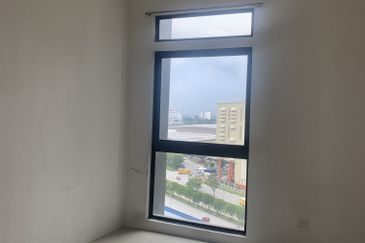 V12 Sovo (Menara Suria)