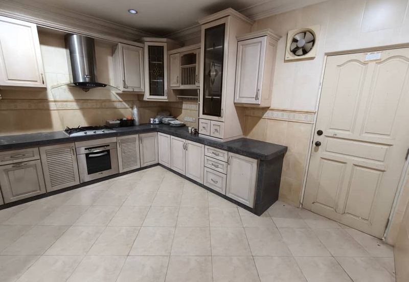 Jalan Impian Emas 49