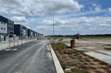 Jenjarom Industrial Land for Sale