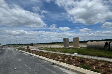 Jenjarom Industrial Land for Sale