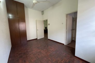 SL 4, Bandar Sungai Long