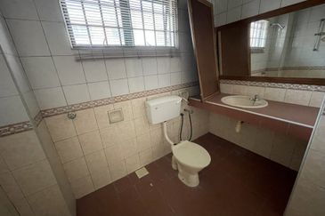 SL 4, Bandar Sungai Long