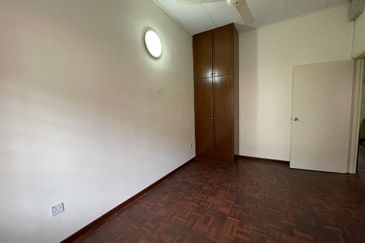 SL 4, Bandar Sungai Long