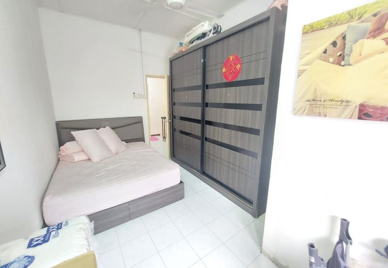 SL 9, Bandar Sungai Long