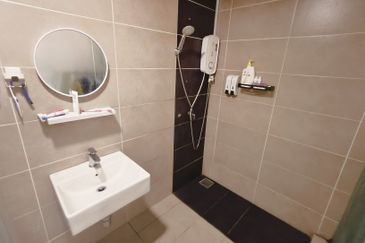 28 Residence @ Beverly Heights