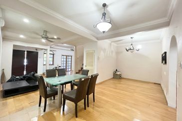 Jalan Suasana, Bandar Tun Hussein Onn