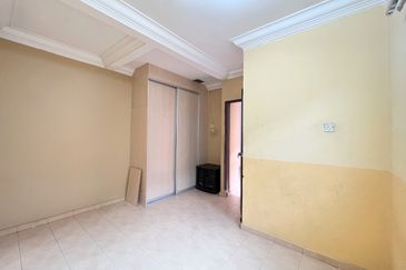 Jalan Suasana, Bandar Tun Hussein Onn