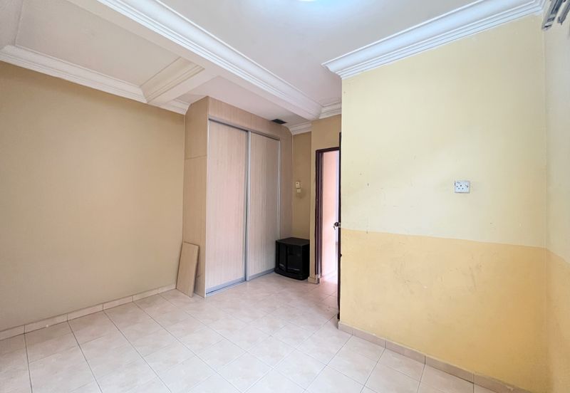 Jalan Suasana, Bandar Tun Hussein Onn