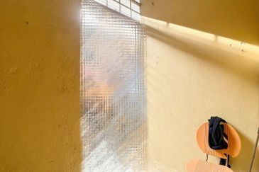 Jalan Suasana, Bandar Tun Hussein Onn