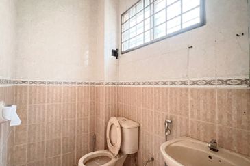 Jalan Suasana, Bandar Tun Hussein Onn