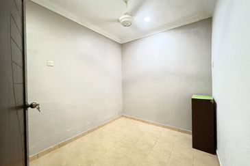 Jalan Suasana, Bandar Tun Hussein Onn