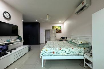 SL7, Bandar Sungai Long