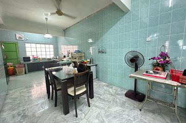 SL 6, Bandar Sungai Long