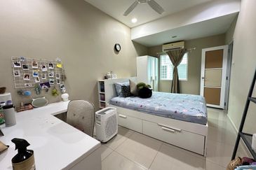 SL7, Bandar Sungai Long