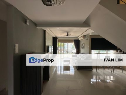 Well Maintained 2 Storey Townhouse at D'Impian Tropika , Selangor, Balakong