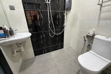 SL 4, Bandar Sungai Long