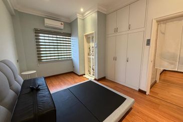 SL 4, Bandar Sungai Long