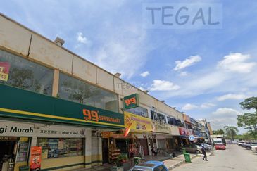 Banting Ground Floor Shoplot Facing Main Road For Rent!!