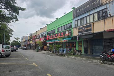 Banting Ground Floor Shoplot Facing Main Road For Rent!!