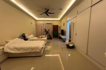 SL7, Bandar Sungai Long