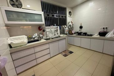 SL7, Bandar Sungai Long