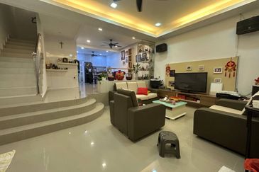 SL7, Bandar Sungai Long