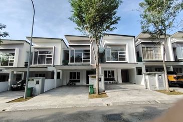 Parkfield Residences, Tropicana Heights