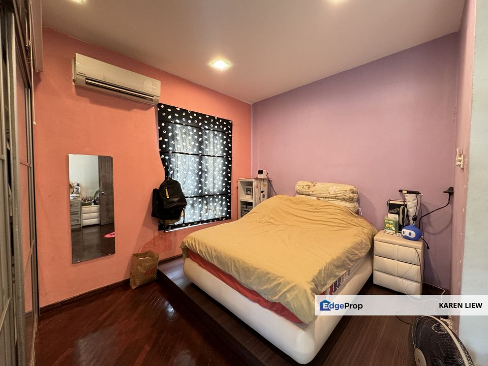 Bukit Mandarina Taman Connaught Two and Half Storey for Sale Phase One Endlot, Kuala Lumpur, Cheras