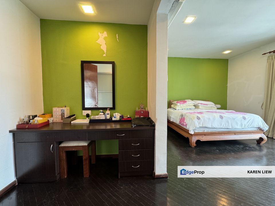 Bukit Mandarina Taman Connaught Two and Half Storey for Sale Phase One Endlot, Kuala Lumpur, Cheras