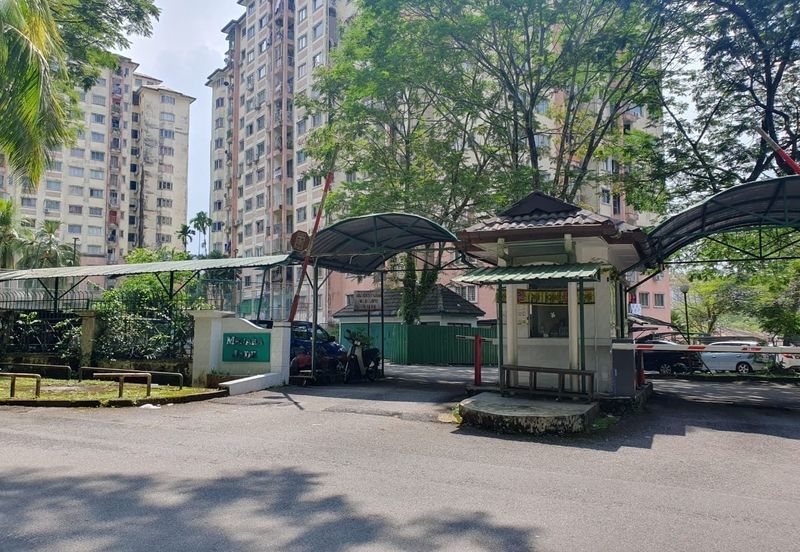 Menara Jade (Jade Tower), Taman Bukit Indah