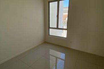 The Maisons, Perdana Lakeview East