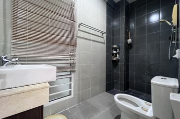 Avenue 6, Bandar Tun Hussein Onn