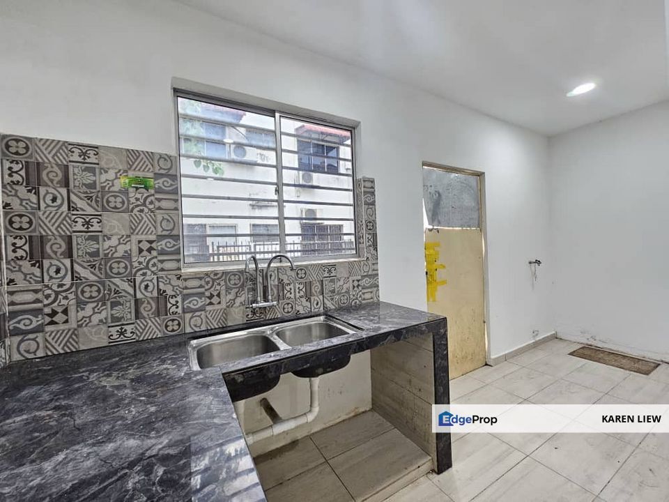 Taman Mutiara Barat Taman TayntonView Cheras Double Storey Terrace House for Sale, Kuala Lumpur, Cheras