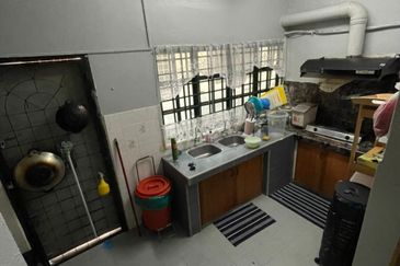 SL7, Bandar Sungai Long