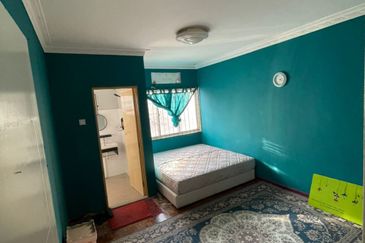 SL7, Bandar Sungai Long