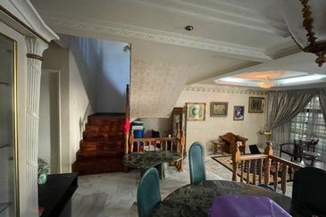 SL7, Bandar Sungai Long