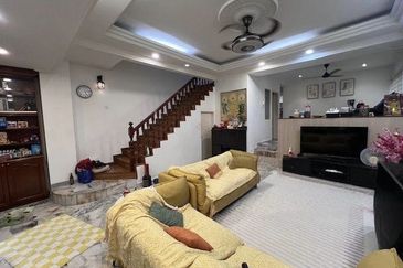 SL7, Bandar Sungai Long