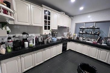 SL7, Bandar Sungai Long