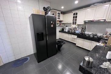 SL7, Bandar Sungai Long