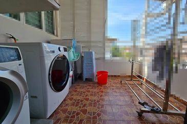 SL7, Bandar Sungai Long