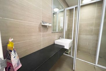 28 Boulevard (28 BLVD)