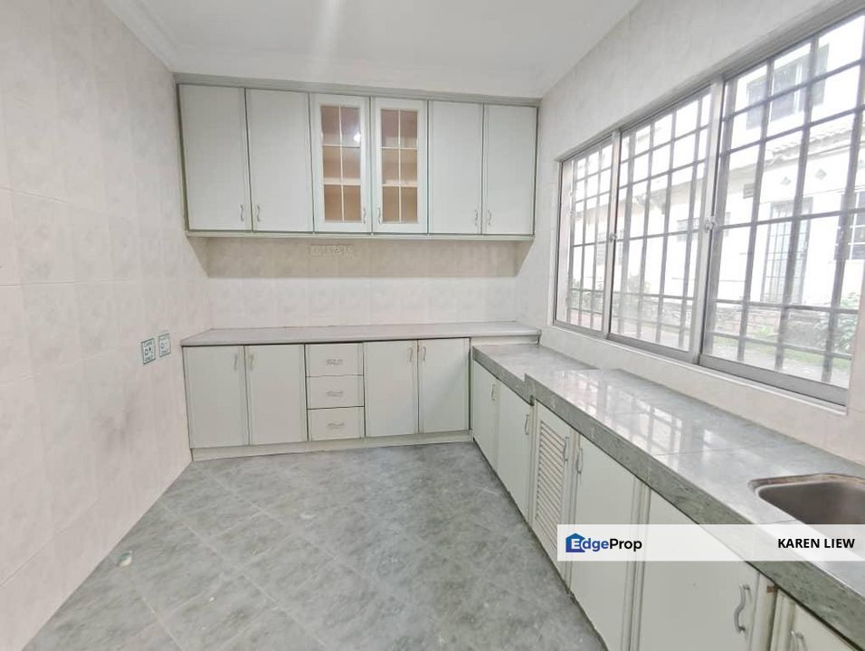 Taman putri Jaya 3 sty terrace house for sale, Selangor, Batu 9th Cheras