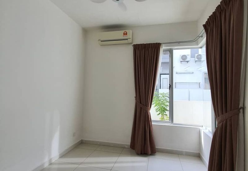 Parkfield Residences, Tropicana Heights